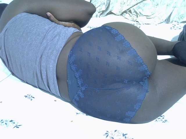 Bubblybooty live cam on BongaCams