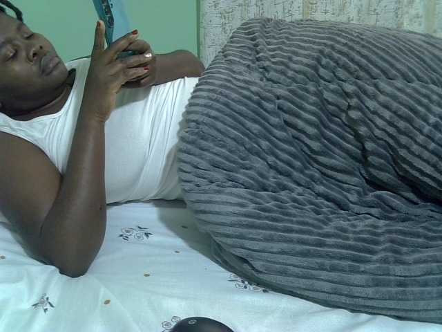 Bubblybooty live cam on BongaCams