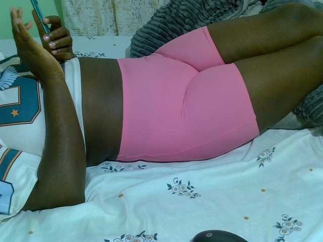 Bubblybooty live cam on BongaCams