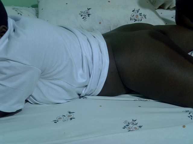 Bubblybooty live webcam show