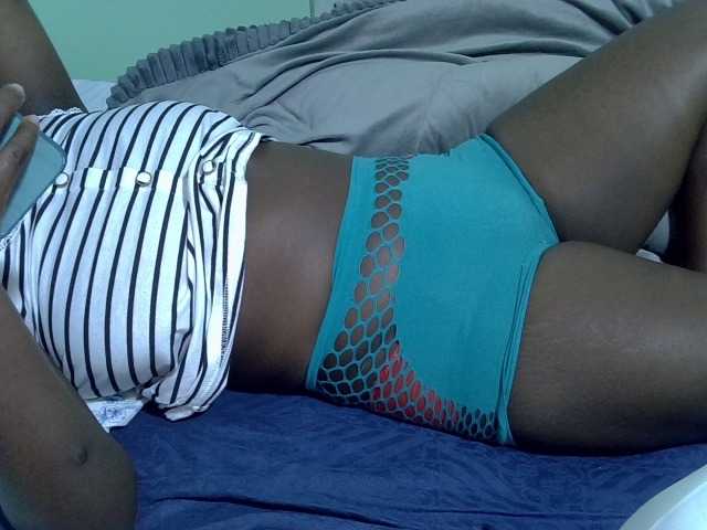 Bubblybooty live cam on BongaCams