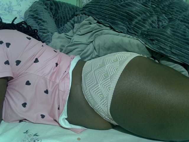 Bubblybooty live cam on BongaCams
