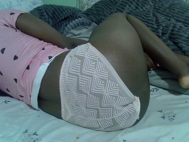 Bubblybooty live cam on BongaCams