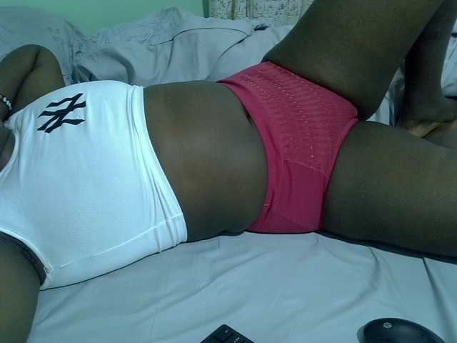 Bubblybooty live cam on BongaCams