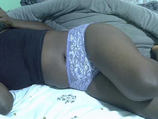 Bubblybooty live cam on BongaCams