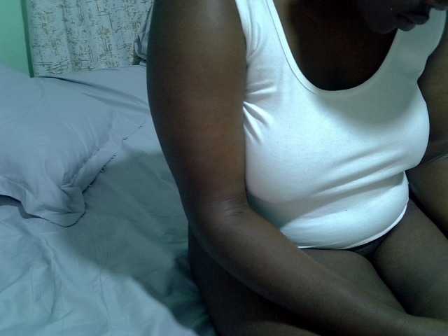 Bubblybooty live on BongaCams