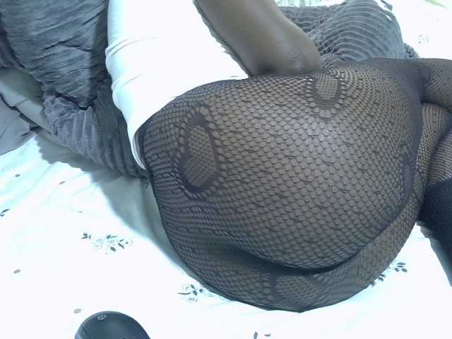 Bubblybooty live cam on BongaCams