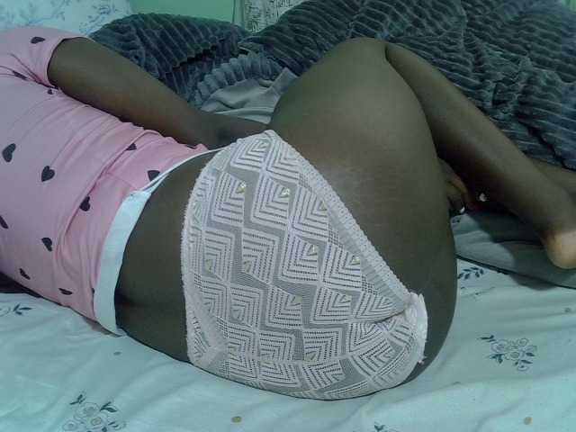Bubblybooty live cam on BongaCams