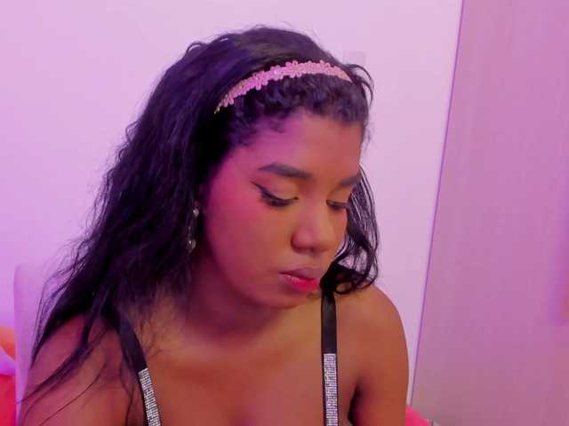 KendraChavezz1 live cam on BongaCams