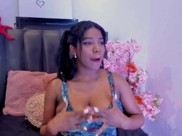 KendraChavezz1 live webcam show