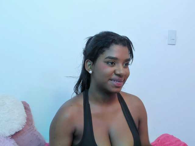 KendraChavezz1 live cam on BongaCams