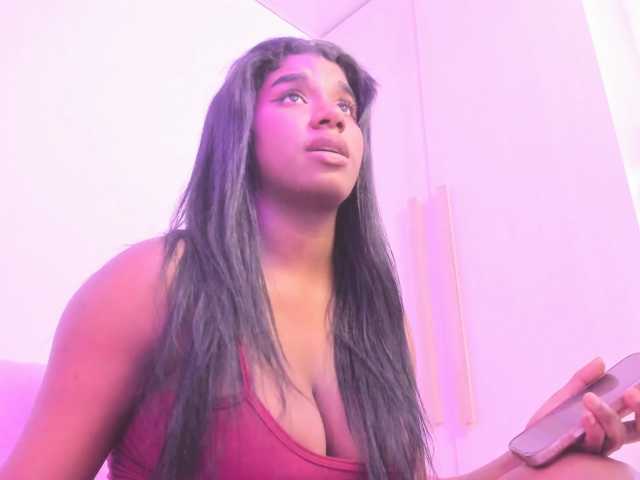 KendraChavezz1 live cam on BongaCams