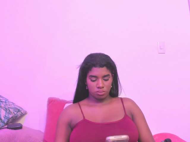 KendraChavezz1 live cam on BongaCams