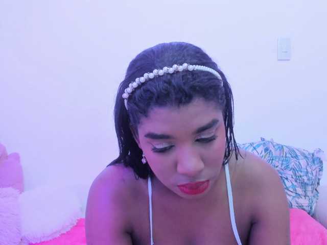 KendraChavezz1 live cam on BongaCams