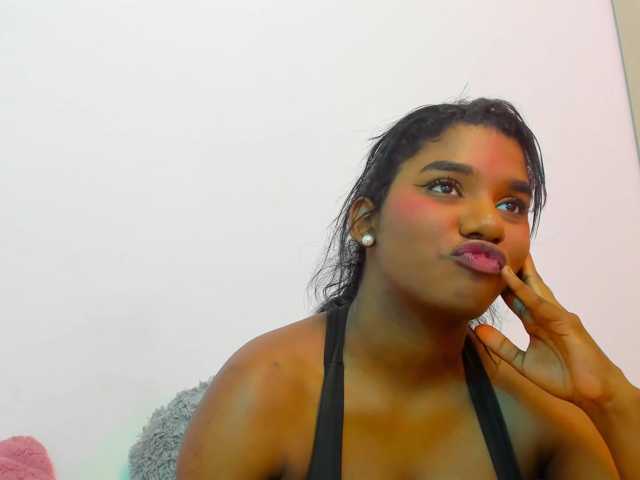 KendraChavezz1 live cam on BongaCams