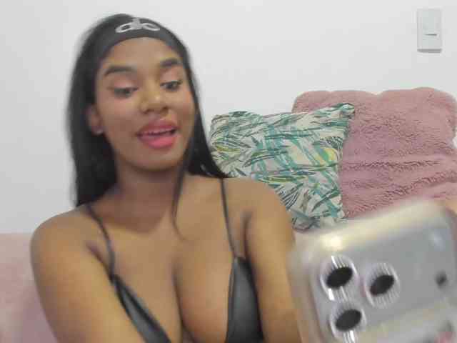 KendraChavezz1 webcam