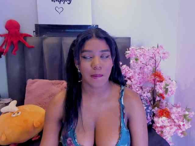 KendraChavezz1 webcam