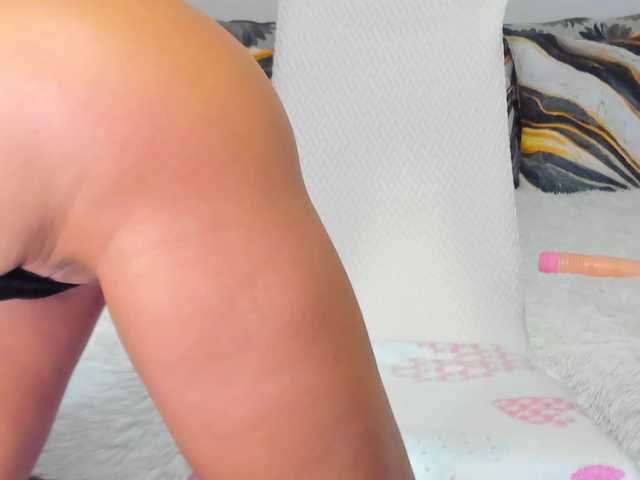 Besttpussyyy live cam on BongaCams