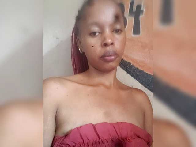 Kishadeja live cam on BongaCams