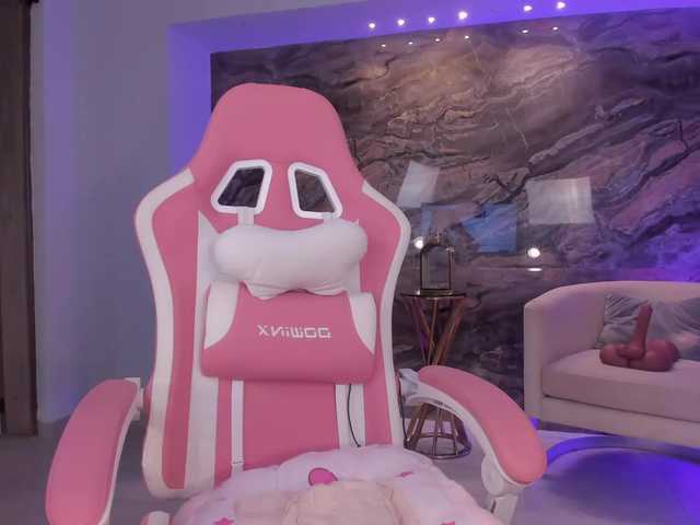 MaddyOwens live cam on BongaCams