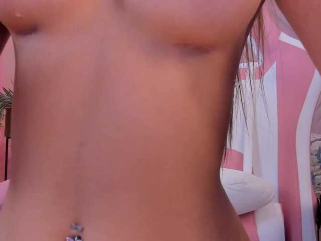 le modèle MaddyOwens est en webcam porno dans un show sur le site bongacams, il possède les tags suivants: Latino/Hispanic,Blonde,Shaved