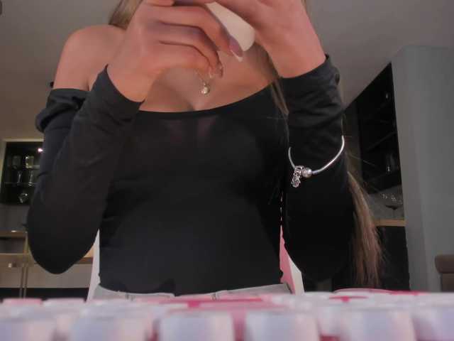 MaddyOwens live cam on BongaCams