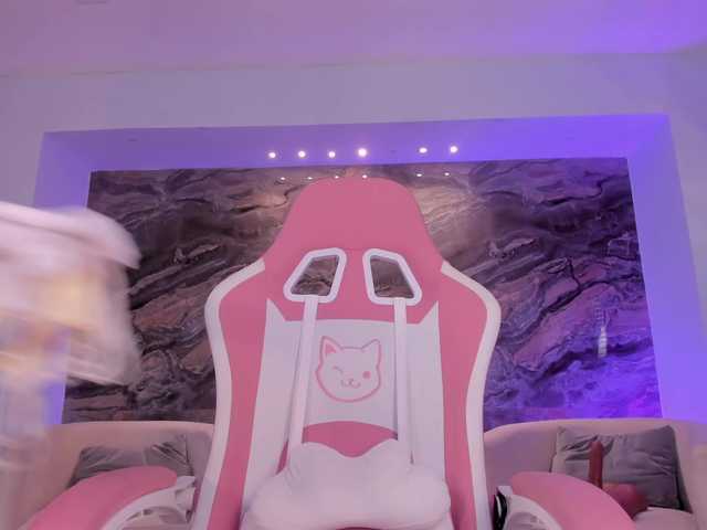 MaddyOwens live cam on BongaCams