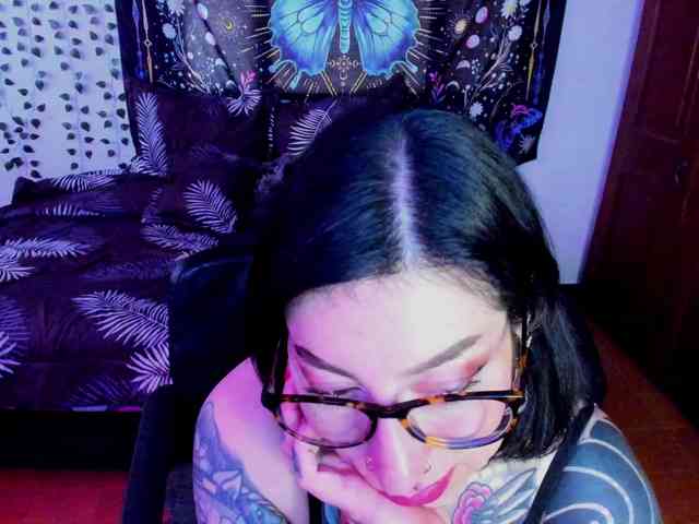 Model: alicerose34