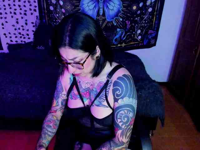 alicerose34 Live Webcam on BongaCams