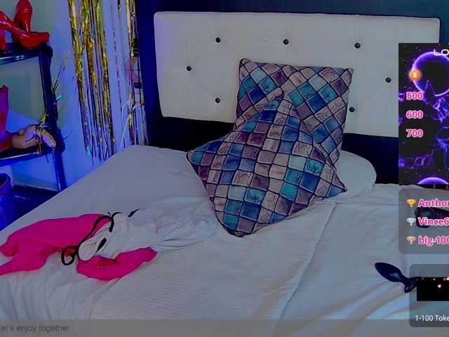 Mommy-pervert live cam on BongaCams