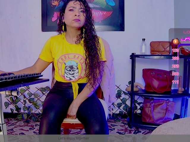 Mommy-pervert live cam on BongaCams