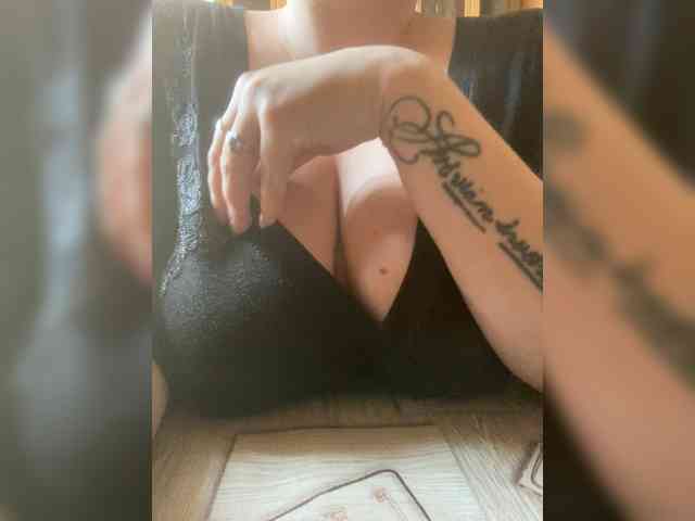 Svetik52 Live Webcam on BongaCams