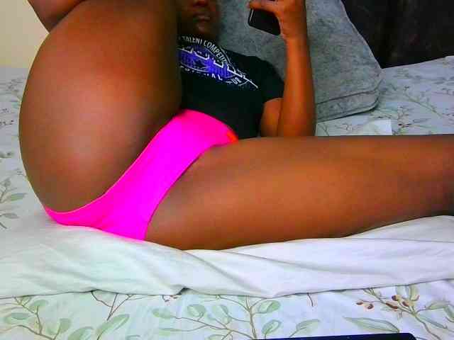 Sexysuzzy12 webcam