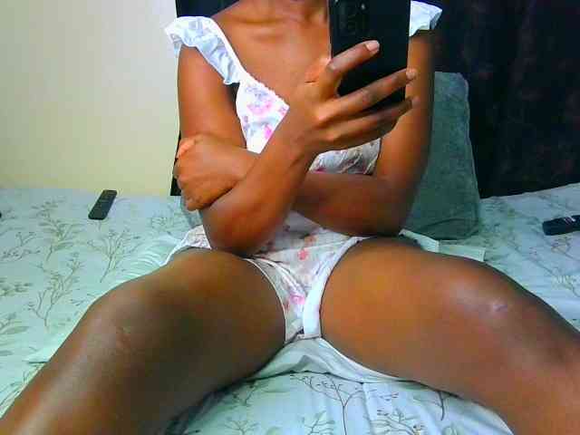 Sexysuzzy12 webcam