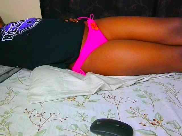 Sexysuzzy12 webcam