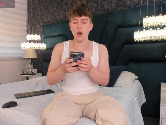 TaylerWhite live webcam show