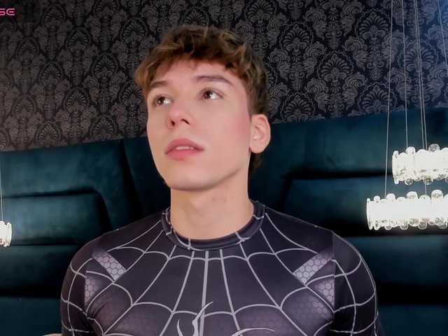 TaylerWhite — live male cam