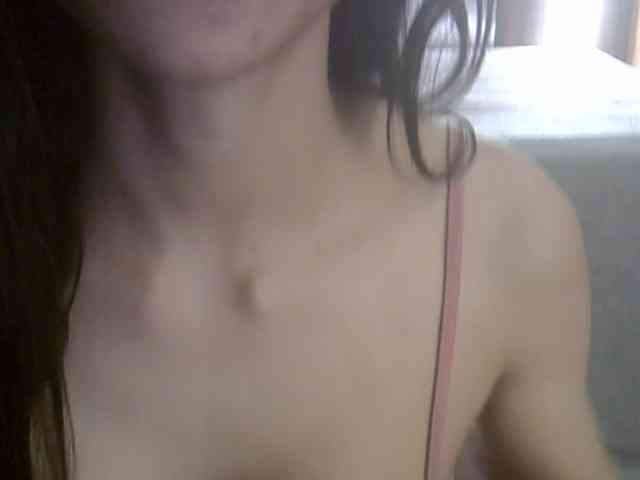 SkinnyKitty Live Webcam on BongaCams