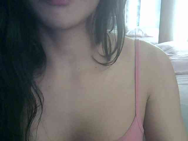SkinnyKitty Live Webcam on BongaCams