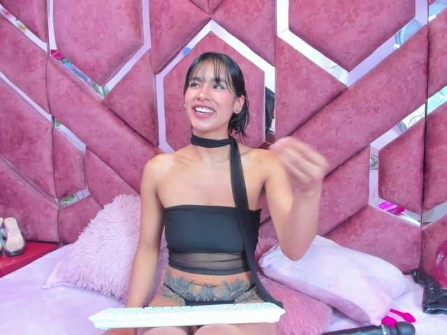 MiaaDavis live cam on BongaCams