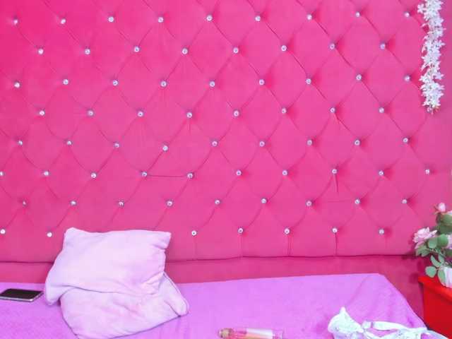 MiaaDavis's BongaCams show and profile