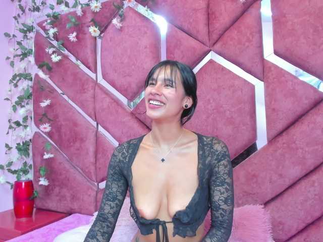 MiaaDavis Live Cam on BongaCams
