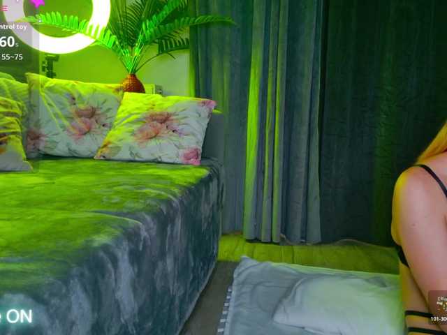 AuraPure live cam on BongaCams