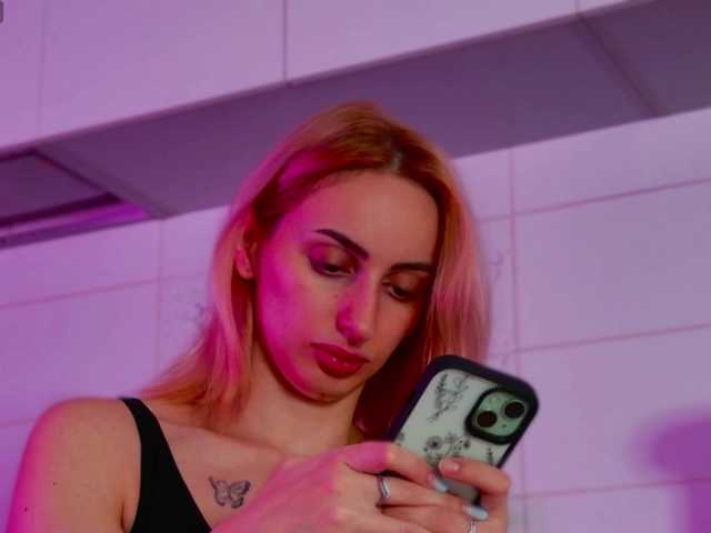 AuraPure live cam on BongaCams