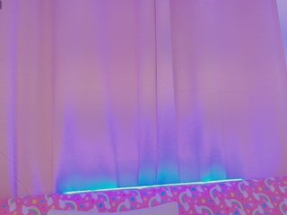 Daphnewa5808's Live Webcam