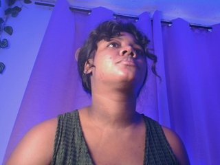 Daphnewa5808's Live Webcam