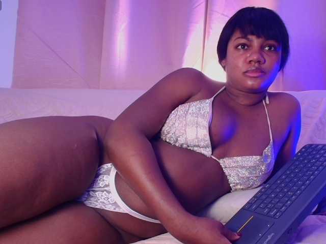 Daphnewa5808 live cam on BongaCams