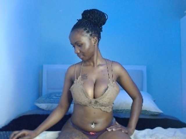 Jojo-jojo live cam on BongaCams