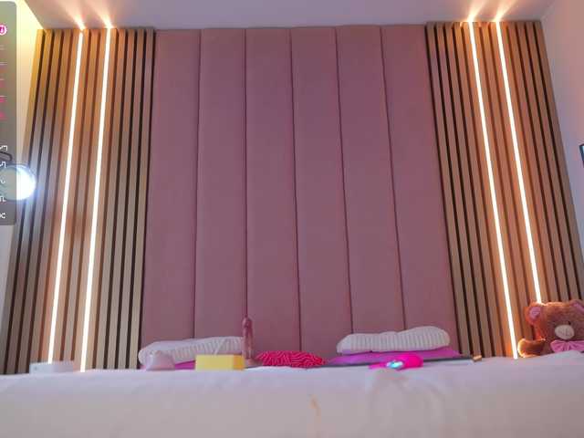 Vesia live cam on BongaCams