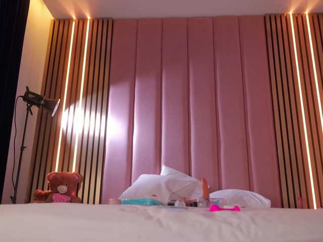 Vesia live cam on BongaCams